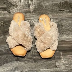 Soda Faux Fur Fuzzy Cross Brand Premium Slippers For Women, Open Toe Size 9